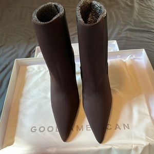 NIB GOOD AMERICAN 7 NEOPRENE CHOCOLATE BOOTS